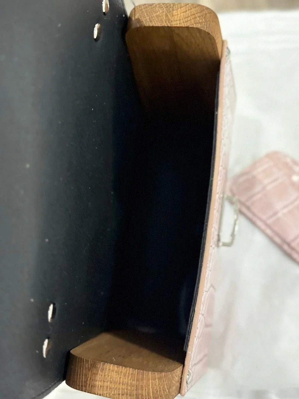 Unique Real leather and wood Croc-Embossed Pink Shoulder Bag